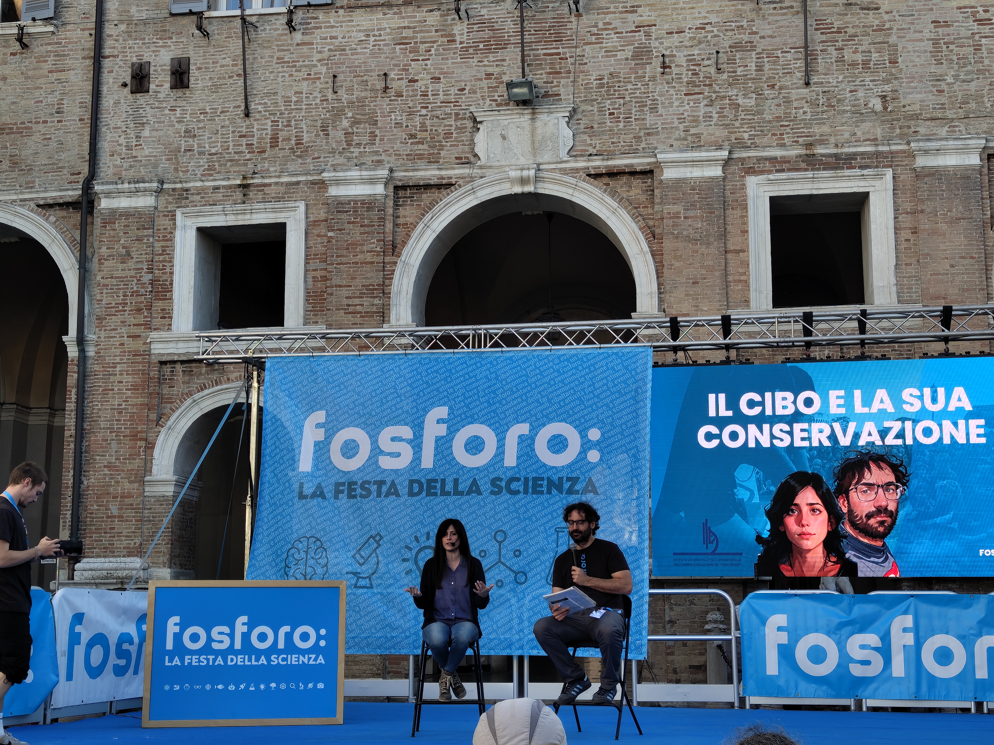 Immagine di copertina per Intervento IZSUM alla manifestazione FOSFORO: LA FESTA DELLA SCIENZA