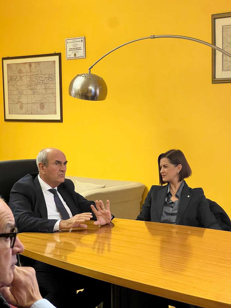 La Sindaca di Perugia in visita allIZSUM: illustrato il progetto della nuova sede a Lidarno.